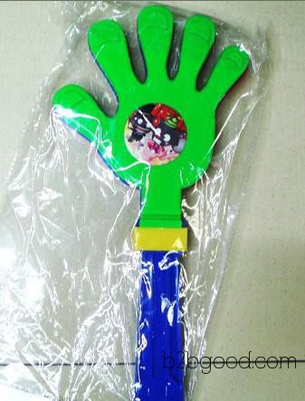 Manufacturer's order production for wholesale 14.5cm long, small-sized children's plastic toys, promotional gifts. Clap hands and cheer!