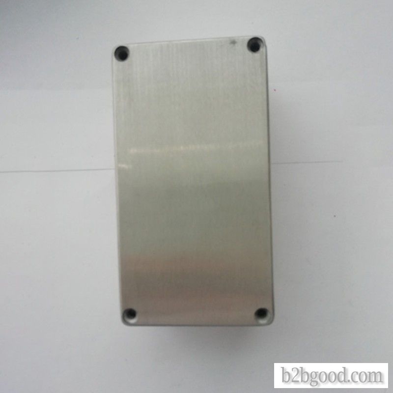 Aluminum alloy accessory case for guitar electronics