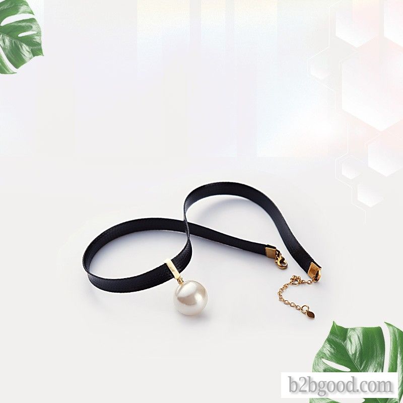 Gravity series round pearl leather rope choker