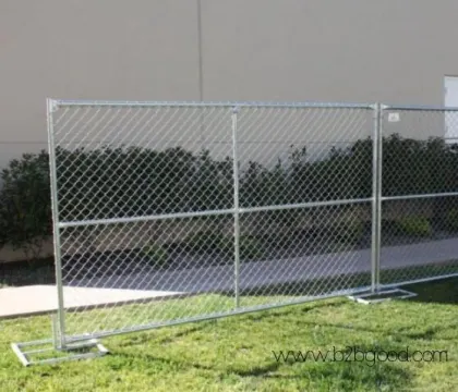 Temporary mobile site fencing