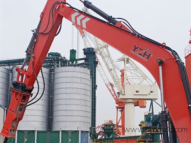 Rockbreaker Boom System