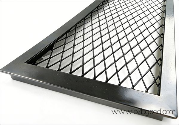 Expanded metal mesh fence